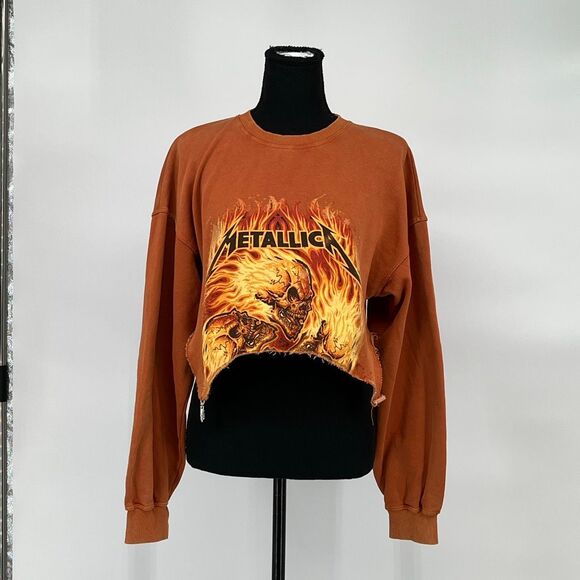 ZARA Women’s Cropped Metallica Sweatshirt Med Graphic Grunge Y2K Distressed NWT - Picture 2 of 15
